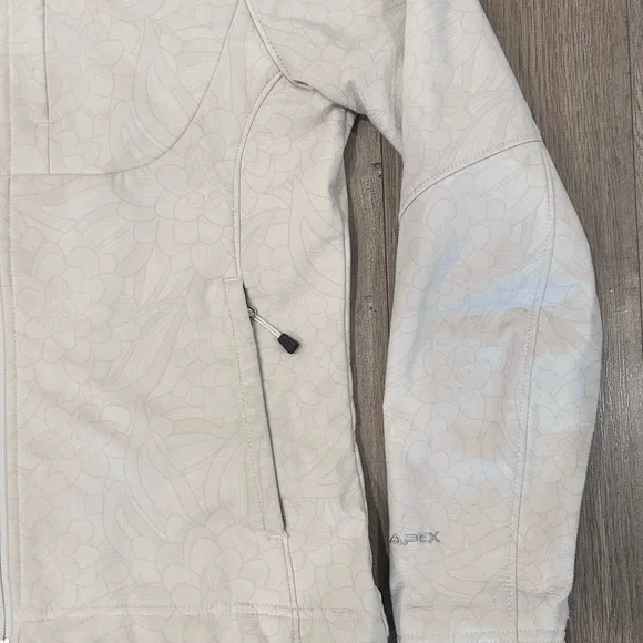 The North Face Women's Cream Softshell Utility Jacket - Picture 2 of 8